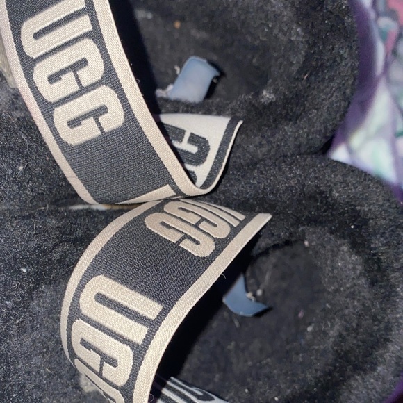 UGG Black Fluffy Slides with Logo Strap - Picture 6 of 6